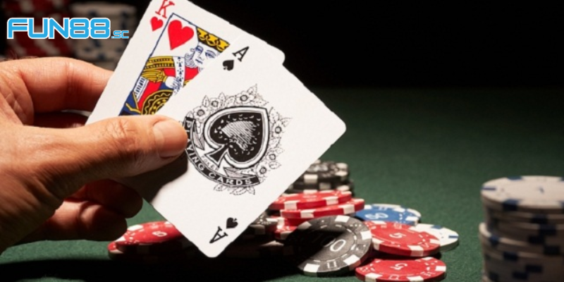 Nghiên cứu về bài rác trong Poker là gì?