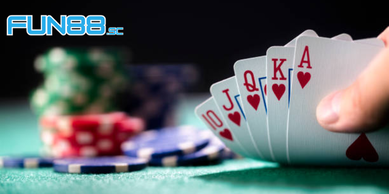 Các vòng chơi hấp dẫn trong Poker